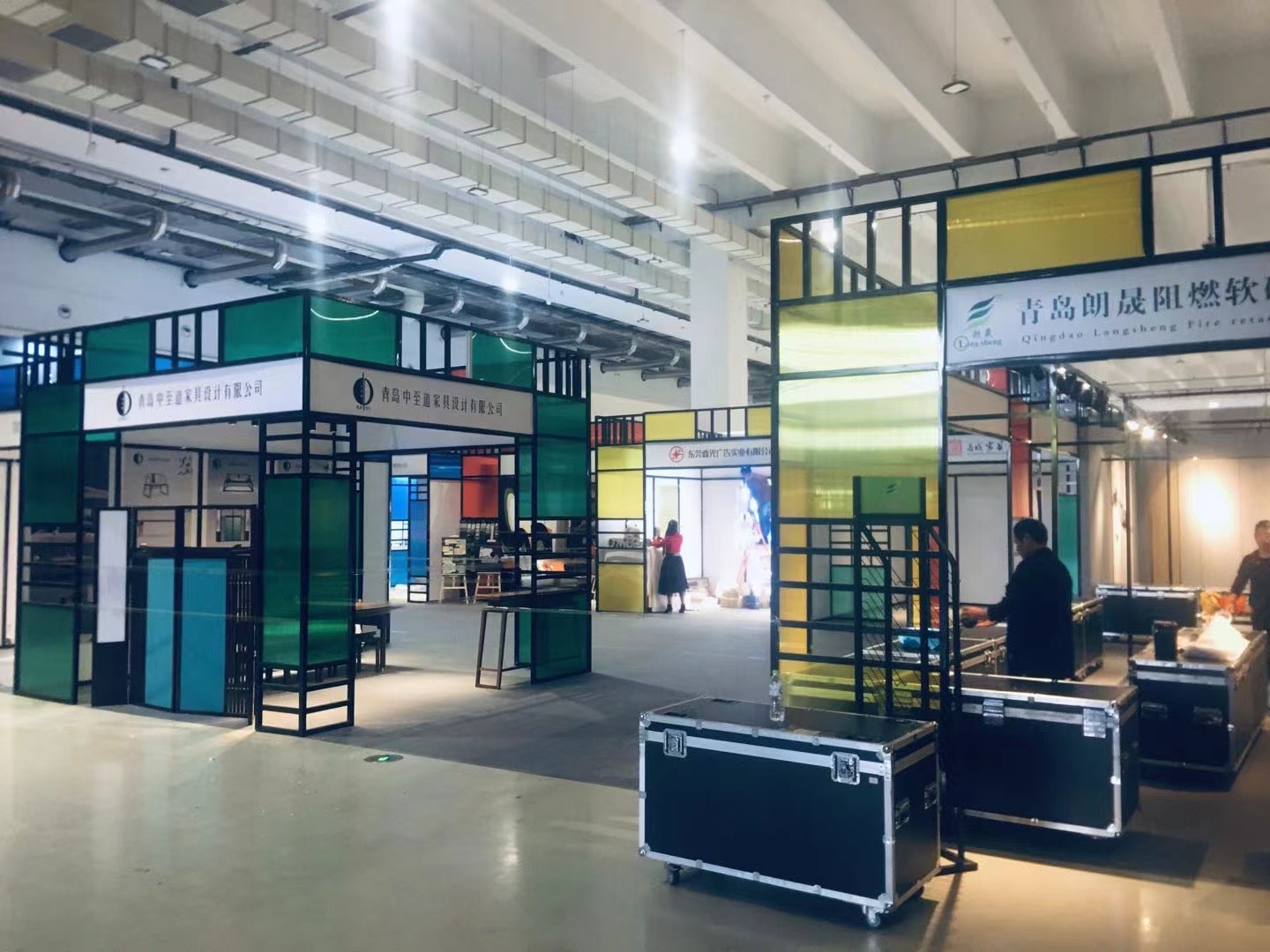 模块化铝制展架 灵活部署的艺术展览与快闪店展陈解决方案