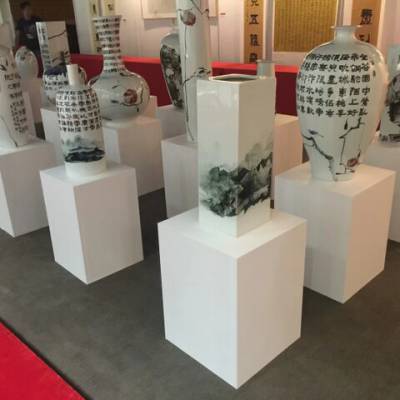 深圳展台瓷器花瓶与烤漆展柜租赁全解析 展览工厂打造高品质展示服务